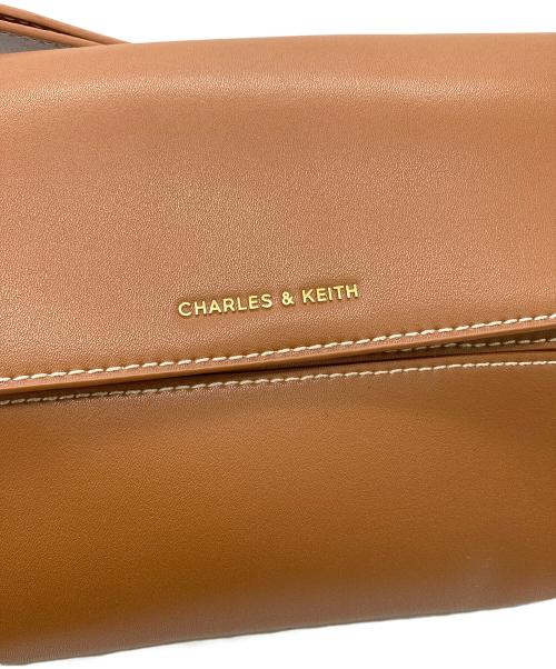 CHARLES & KEITH（チャールズアンドキース）CHARLES & KEITH (チャールズアンドキース) ナスリンジオメトリックショルダーバッグ ブラウンの古着・服飾アイテム