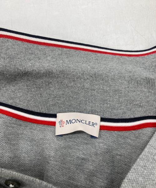 MONCLER（モンクレール）MONCLER (モンクレール) ポロシャツ グレー サイズ:XLの古着・服飾アイテム