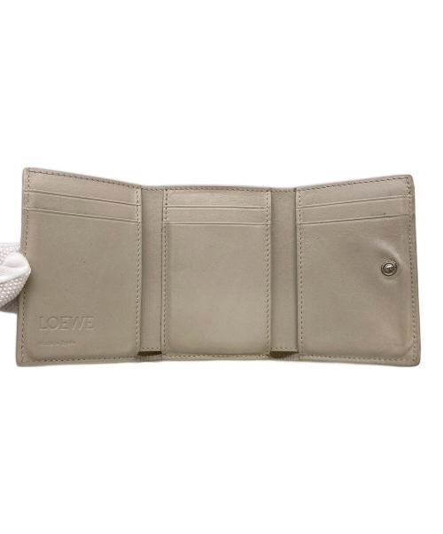 LOEWE（ロエベ）LOEWE (ロエベ) トライフォールドウォレット アイボリーの古着・服飾アイテム