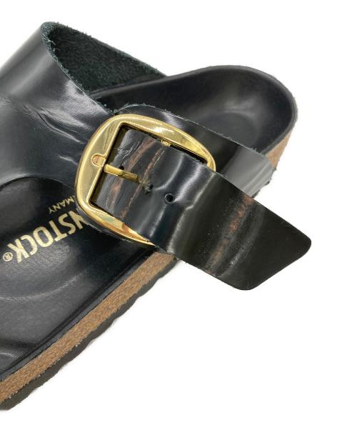 BIRKENSTOCK（ビルケンシュトック）BIRKENSTOCK (ビルケンシュトック) Gizeh Big Buckle ブラック×ベージュ サイズ:38の古着・服飾アイテム