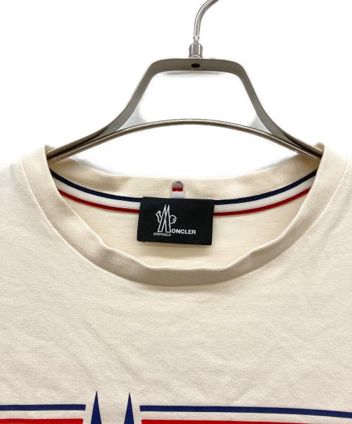 MONCLER GRENOBLE（モンクレール グルノーブル）MONCLER GRENOBLE (モンクレール グルノーブル) Moncler Grenoble ロゴプリント クルーネックTシャツ アイボリー サイズ:Sの古着・服飾アイテム