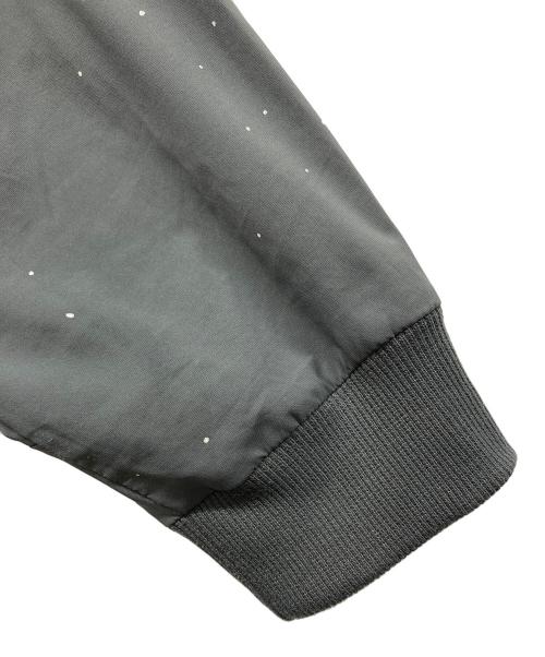 OAKLEY（オークリー）OAKLEY (オークリー) ペイント加工MA-1タイプジャケット グレー サイズ:Ｌの古着・服飾アイテム