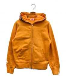 A BATHING APE（アベイシングエイプ）の古着「シャークパーカー OLD APEE 」｜オレンジ