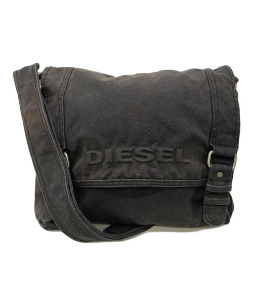 DIESEL（ディーゼル）DIESEL (ディーゼル) エンボスロゴメッセンジャーバッグ ブラックの古着・服飾アイテム