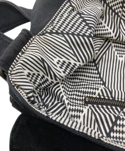 DIESEL（ディーゼル）DIESEL (ディーゼル) エンボスロゴメッセンジャーバッグ ブラックの古着・服飾アイテム