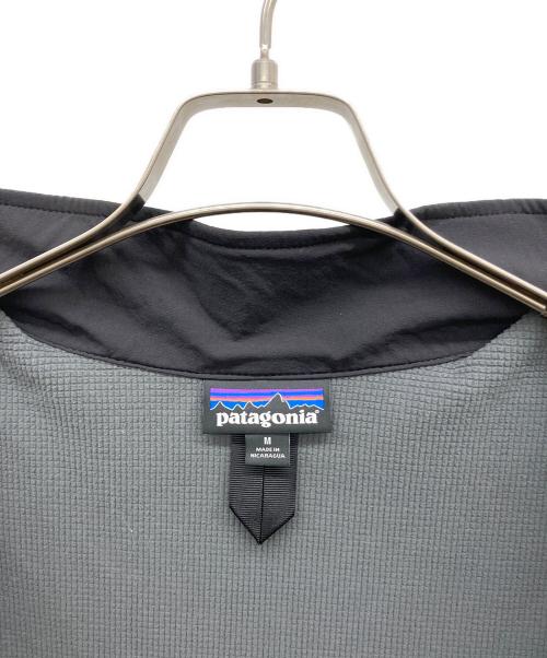 Patagonia（パタゴニア）Patagonia (パタゴニア) アズハイブリッドジャケット ブラック サイズ:Mの古着・服飾アイテム
