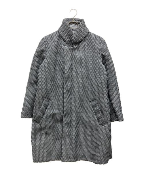 ISSEY MIYAKE（イッセイミヤケ）ISSEY MIYAKE (イッセイミヤケ) 3Dスチームストレッチロングコートスタンドカラーコート グレー サイズ:2の古着・服飾アイテム