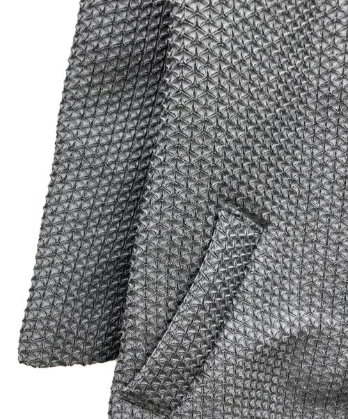 ISSEY MIYAKE（イッセイミヤケ）ISSEY MIYAKE (イッセイミヤケ) 3Dスチームストレッチロングコートスタンドカラーコート グレー サイズ:2の古着・服飾アイテム