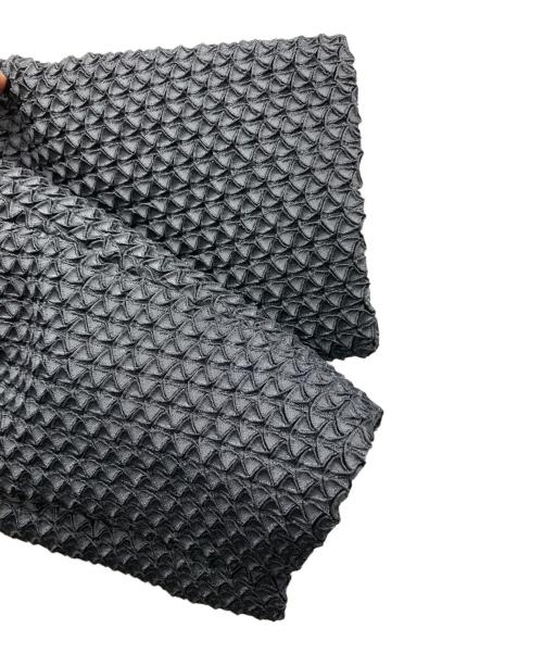 ISSEY MIYAKE（イッセイミヤケ）ISSEY MIYAKE (イッセイミヤケ) 3Dスチームストレッチロングコートスタンドカラーコート グレー サイズ:2の古着・服飾アイテム