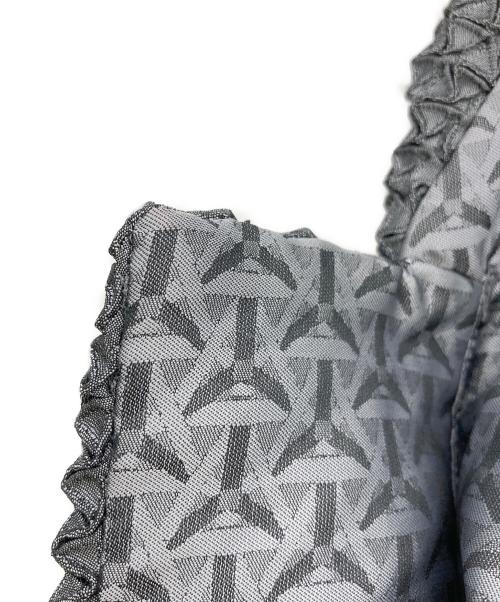 ISSEY MIYAKE（イッセイミヤケ）ISSEY MIYAKE (イッセイミヤケ) 3Dスチームストレッチロングコートスタンドカラーコート グレー サイズ:2の古着・服飾アイテム