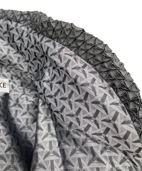 ISSEY MIYAKE（イッセイミヤケ）ISSEY MIYAKE (イッセイミヤケ) 3Dスチームストレッチロングコートスタンドカラーコート グレー サイズ:2の古着・服飾アイテム