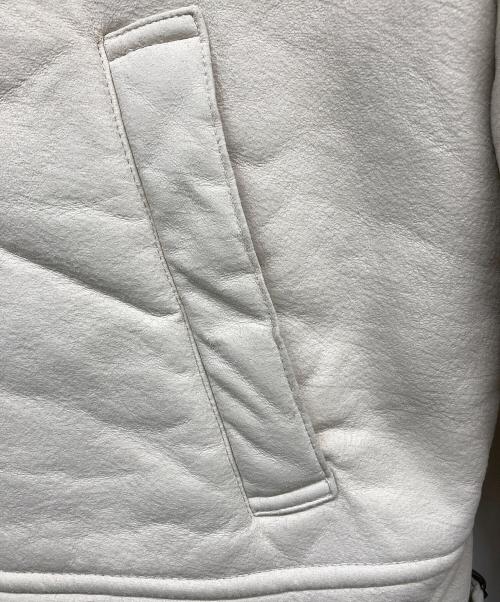 ARMANI EXCHANGE（アルマーニ エクスチェンジ）ARMANI EXCHANGE (アルマーニ エクスチェンジ) ムートンジャケット アイボリー サイズ:Mの古着・服飾アイテム