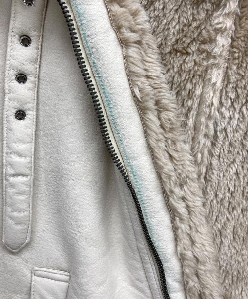 ARMANI EXCHANGE（アルマーニ エクスチェンジ）ARMANI EXCHANGE (アルマーニ エクスチェンジ) ムートンジャケット アイボリー サイズ:Mの古着・服飾アイテム