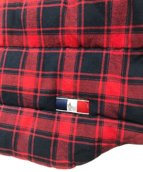 MONCLER（モンクレール）MONCLER (モンクレール) FRAGMENT DESIGN (フラグメントデザイン) MORAN GIUBBOTTO レッド サイズ:3の古着・服飾アイテム