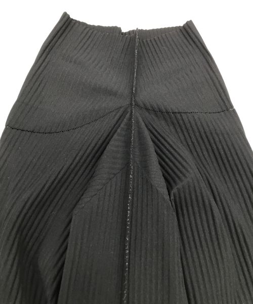 me ISSEY MIYAKE（ミーイッセイ ミヤケ）me ISSEY MIYAKE (ミーイッセイ ミヤケ) プリーツカットソー ブラック サイズ:表記なしの古着・服飾アイテム