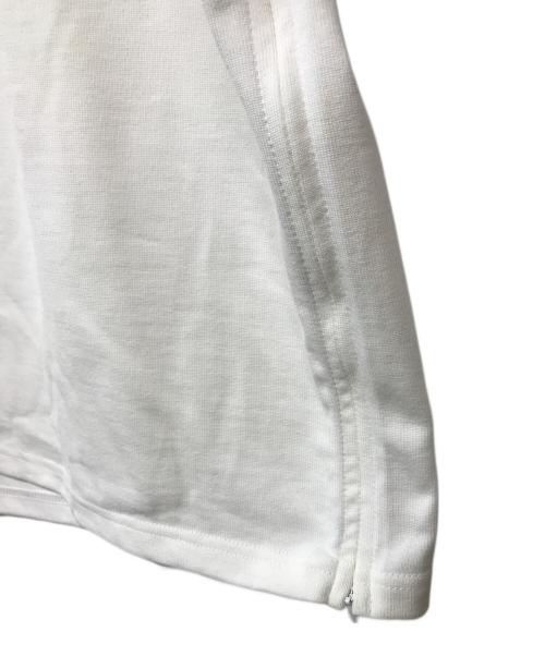 is-ness（イズネス）is-ness (イズネス) Graphpaper (グラフペーパー) サイドジップ オーバーサイズTシャツ ホワイト サイズ:Fの古着・服飾アイテム