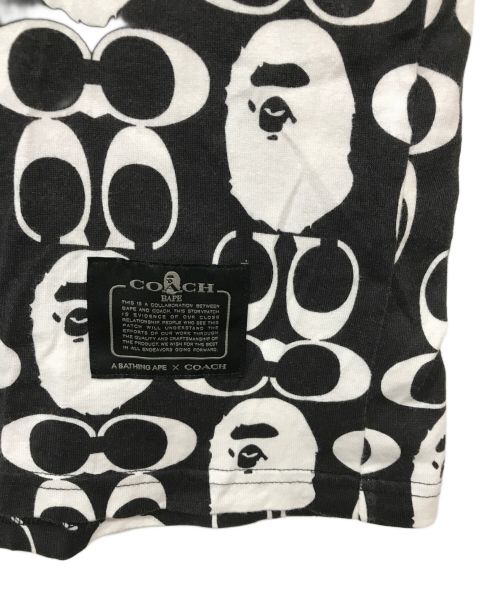 COACH（コーチ）COACH (コーチ) BAPE BY A BATHING APE (ベイプバイアベイシングエイプ) グラフィックTシャツ ブラック サイズ:Mの古着・服飾アイテム