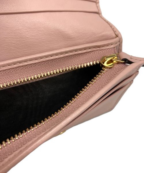 GUCCI（グッチ）GUCCI (グッチ) GGマトラッセ コンパクトウォレット ピンクの古着・服飾アイテム