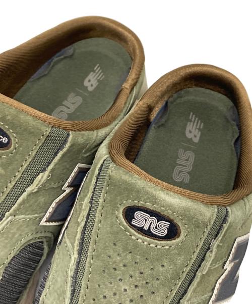 NEW BALANCE（ニューバランス）NEW BALANCE (ニューバランス) SNS (エスエヌエス) 2002R Mule グリーン サイズ:US 9の古着・服飾アイテム