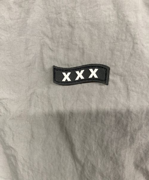 GOD SELECTION XXX（ゴッドセレクショントリプルエックス）GOD SELECTION XXX (ゴッドセレクショントリプルエックス) ナイロンハーフジッププルオーバー グレー サイズ:Mの古着・服飾アイテム