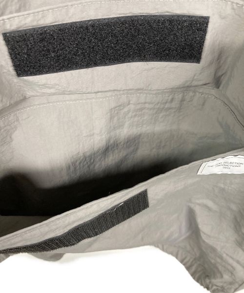 GOD SELECTION XXX（ゴッドセレクショントリプルエックス）GOD SELECTION XXX (ゴッドセレクショントリプルエックス) ナイロンハーフジッププルオーバー グレー サイズ:Mの古着・服飾アイテム