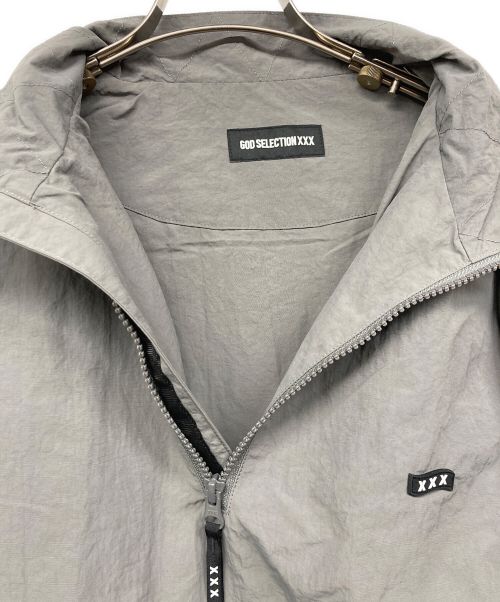GOD SELECTION XXX（ゴッドセレクショントリプルエックス）GOD SELECTION XXX (ゴッドセレクショントリプルエックス) ナイロンハーフジッププルオーバー グレー サイズ:Mの古着・服飾アイテム