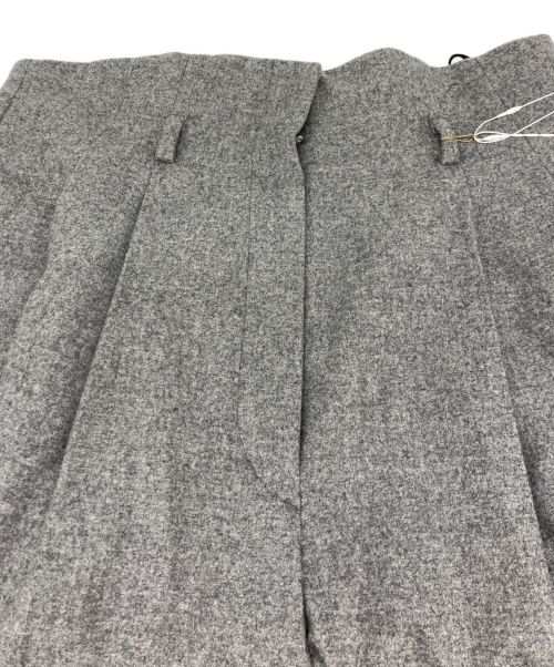 Mame Kurogouchi（マメクロゴウチ）Mame Kurogouchi (マメクロゴウチ) Wool Flannel Wide Tapered Trousers グレー サイズ:3 未使用品の古着・服飾アイテム