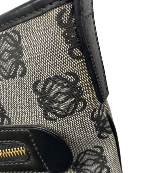 LOEWE（ロエベ）LOEWE (ロエベ) アナグラムショルダーバッグ グレーの古着・服飾アイテム