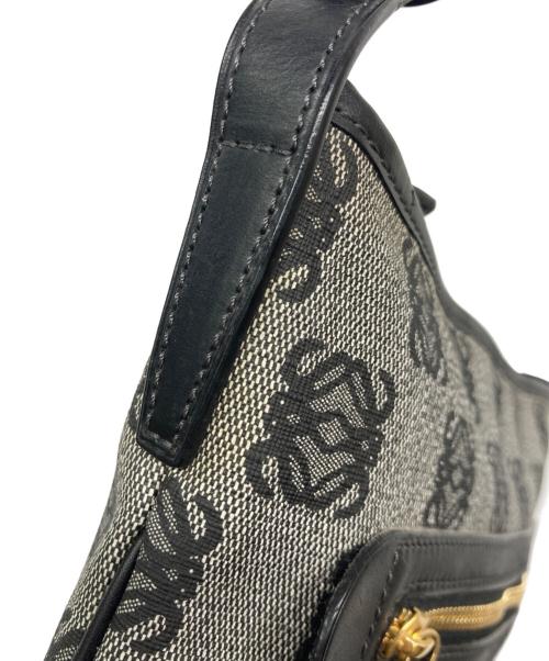 LOEWE（ロエベ）LOEWE (ロエベ) アナグラムショルダーバッグ グレーの古着・服飾アイテム