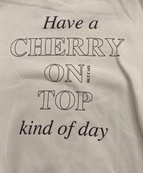 HER LIP TO（ハーリップトゥ）HER LIP TO (ハーリップトゥ) HLT CAFE Sweat ベージュ サイズ:Ｍの古着・服飾アイテム