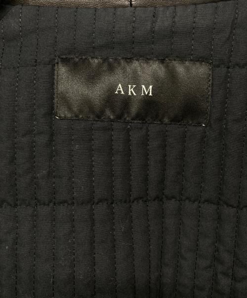 AKM（エーケーエム）AKM (エーケーエム) フーデッドラムレザージャケット ブラック サイズ:Mの古着・服飾アイテム