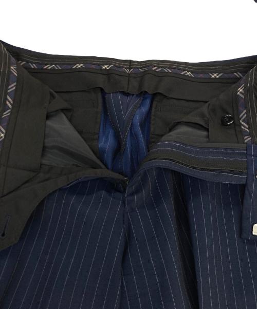 BURBERRY BLACK LABEL（バーバリーブラックレーベル）BURBERRY BLACK LABEL (バーバリーブラックレーベル) セットアップスーツ ネイビー サイズ:94-78-175　40Rの古着・服飾アイテム