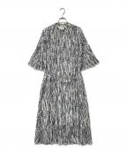 anuansアニュアンス）の古着「アブストラクトドットパターンワンピース」｜ホワイト