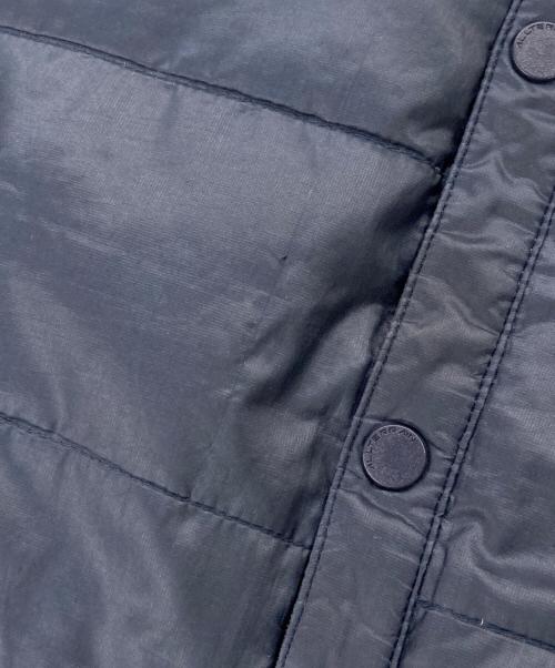 DESCENTE（デサント）DESCENTE (デサント) ノーカラーダウンジャケット ネイビー サイズ:Mの古着・服飾アイテム