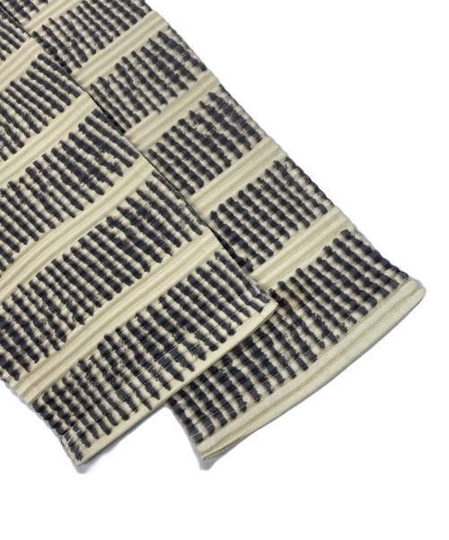 HOMME PLISSE ISSEY MIYAKE（オム プリッセ イッセイ ミヤケ）HOMME PLISSE ISSEY MIYAKE (オムプリッセ イッセイ ミヤケ) ヘンリーネックプリーツカットソー ベージュ×グレー サイズ:2の古着・服飾アイテム