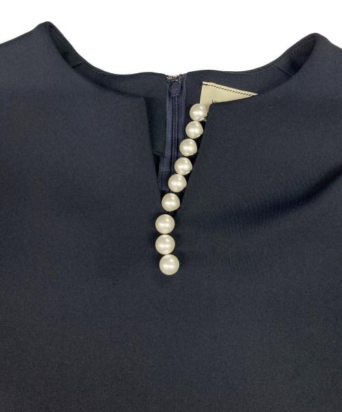UNITED ARROWS TOKYO（ユナイテッドアローズトウキョウ）UNITED ARROWS TOKYO (ユナイテッドアローズトウキョウ) SPONGY パールモチーフ ブラウス ネイビー サイズ:36の古着・服飾アイテム