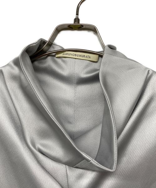 HARUNOBUMURATA（ハルノブ ムラタ）HARUNOBUMURATA (ハルノブ ムラタ) デザインノースリーブブラウス シルバー サイズ:38の古着・服飾アイテム