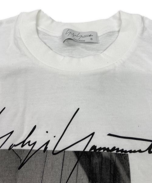 YOHJI YAMAMOTO（ヨウジヤマモト）YOHJI YAMAMOTO ISAMU KATAYAMA BACKLASH Yohji Yamamoto × ISAMU KATAYAMA BACKLASH PHOTOGRAPH T-SHIRT/プリントTシャツ ホワイト サイズ:3の古着・服飾アイテム