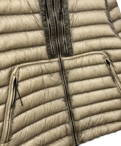 C.P COMPANY（シーピーカンパニー）C.P COMPANY (シーピーカンパニー) DD SHELL GOGGLE DOWN JACKET ベージュ サイズ:XLの古着・服飾アイテム