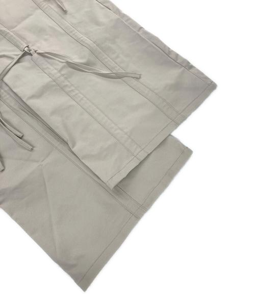 VIAVANDA（ヴィアヴァンダ）viavanda (ヴィアヴァンダ) STRINGS WIDE TRACK PANTS ベージュ サイズ:Sの古着・服飾アイテム