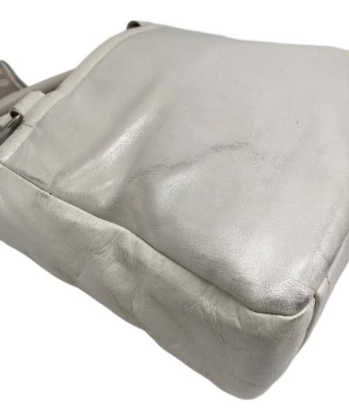 MIU MIU（ミュウミュウ）MIU MIU (ミュウミュウ) 2WAYバッグ アイボリーの古着・服飾アイテム