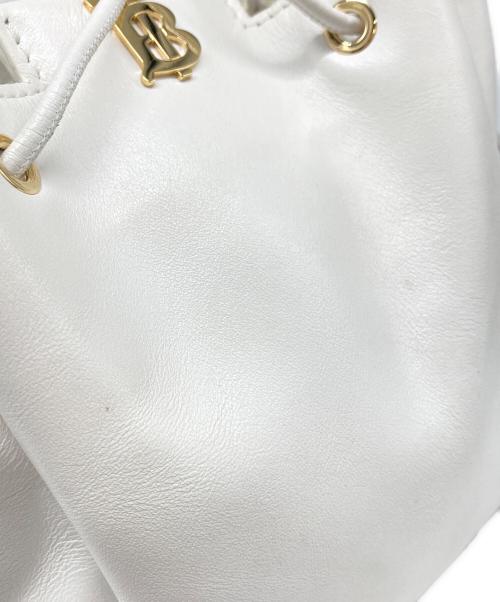 BURBERRY（バーバリー）BURBERRY (バーバリー) ショルダーバッグ アイボリーの古着・服飾アイテム