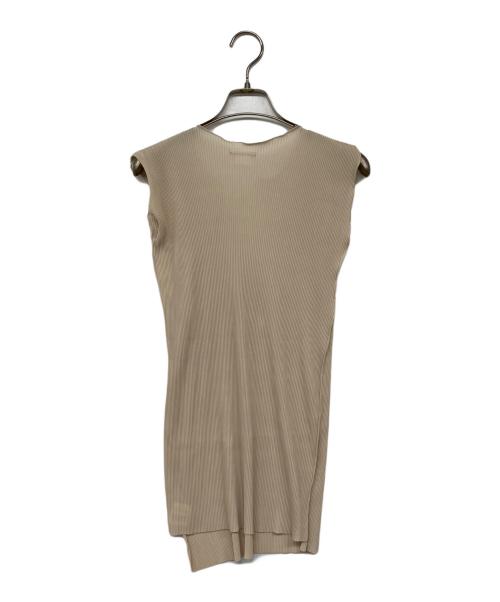 kotohayokozawa（コトハヨコザワ）kotohayokozawa (コトハヨコザワ) プリーツノースリーブカットソー ベージュ サイズ:記載なしの古着・服飾アイテム