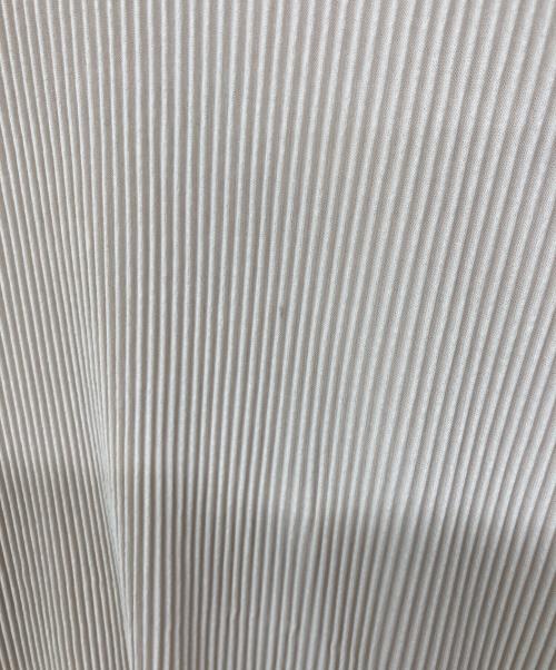 kotohayokozawa（コトハヨコザワ）kotohayokozawa (コトハヨコザワ) プリーツノースリーブカットソー ベージュ サイズ:記載なしの古着・服飾アイテム