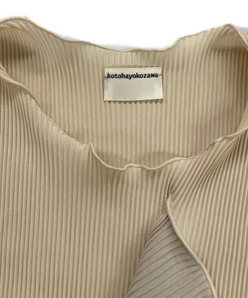 kotohayokozawa（コトハヨコザワ）kotohayokozawa (コトハヨコザワ) プリーツノースリーブカットソー ベージュ サイズ:記載なしの古着・服飾アイテム