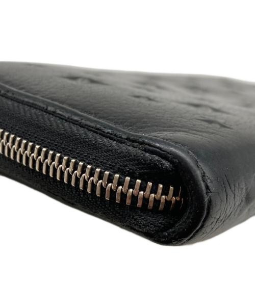 JIMMY CHOO（ジミーチュウ）JIMMY CHOO (ジミーチュウ) ラウンドファスナー財布 ブラックの古着・服飾アイテム
