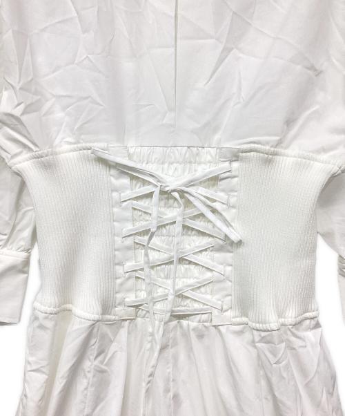 FRAY ID（フレイ アイディー）FRAY ID (フレイ アイディー) ランダムティアードシャツワンピース ホワイトの古着・服飾アイテム