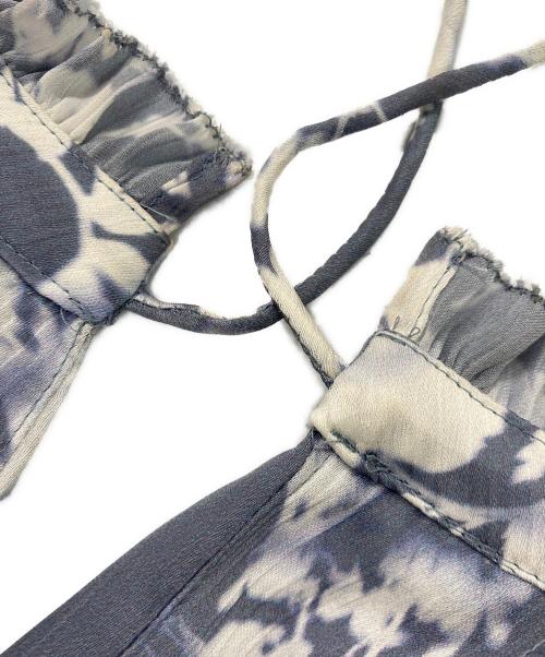 FRAY ID（フレイ アイディー）FRAY ID (フレイ アイディー) サテン柳フレアワンピース グレーの古着・服飾アイテム