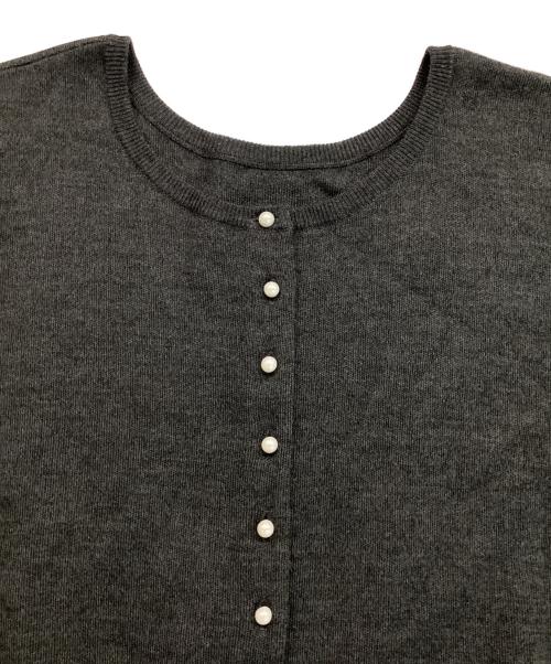 自由区（ジユウク）自由区 (ジユウク) パールモチーフニットセットアップ グレー サイズ:32の古着・服飾アイテム