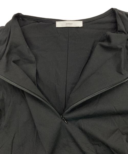 ASTERLET（アステレット）ASTERLET (アステレット) ジップ クルーネック フレアスリーブカットソー ブラック サイズ:記載なしの古着・服飾アイテム